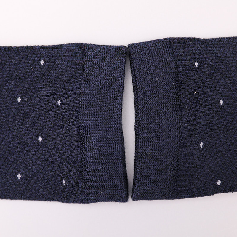 Pehmeä kehrätty silkki nylon päällystetty ammoniakki, näkymätön timantin muotoinen pieni piste jacquard käsin ommeltu talvi paksut miesten sukat WSD2851