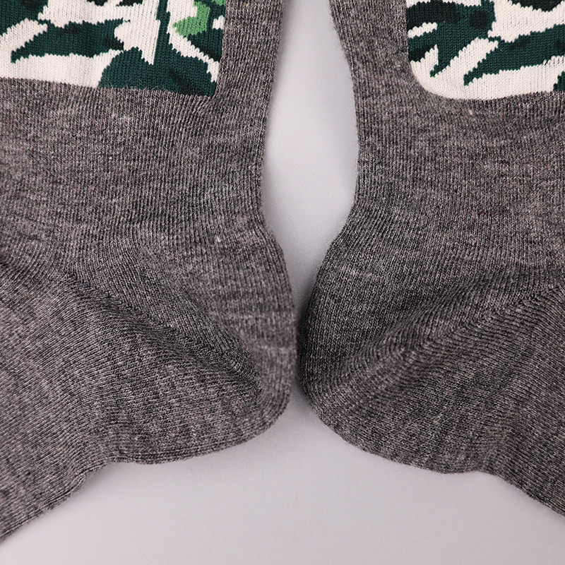 Pehmeä kehrätty silkki nylon kääritty spandex jäljitelmä 3D-painettu jacquard käsin ommeltu syksyn ja talven miesten sukat WSD2850